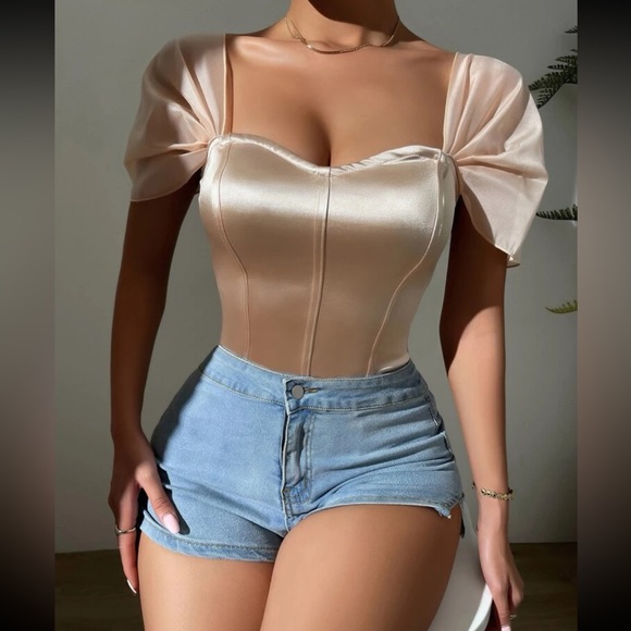 Luxe champagne sweetheart neck satin bodysuit - Picture 4 of 16